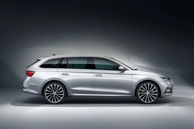 Skoda Octavia Combi A8 1.4T MT Style++ — 22