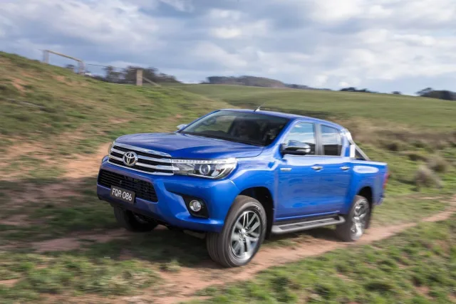 Toyota Hilux 2.8D AT Active — 4