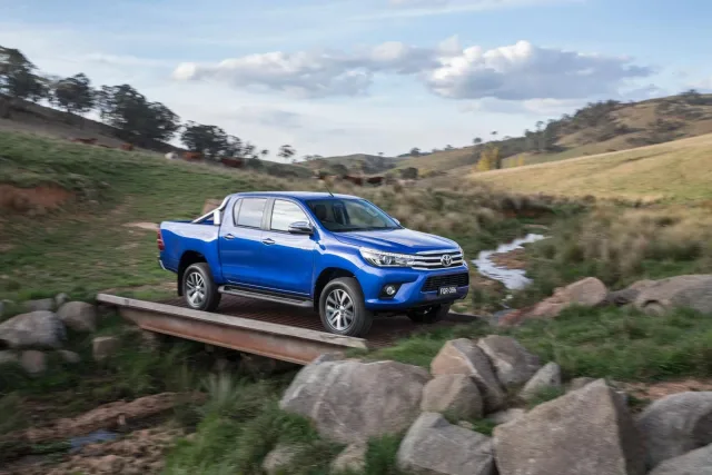 Toyota Hilux 2.8D AT Active — 6