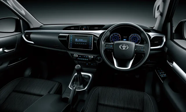Toyota Hilux 2.8D AT Active — 11