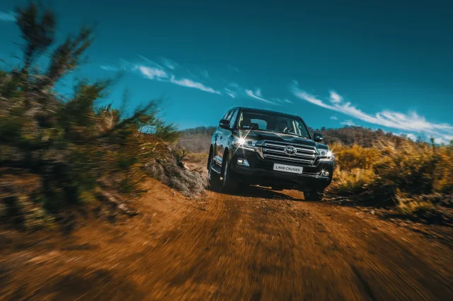 Toyota Land Cruiser 200 позашляховик — 4