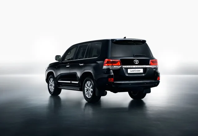 Toyota Land Cruiser 200 позашляховик — 5