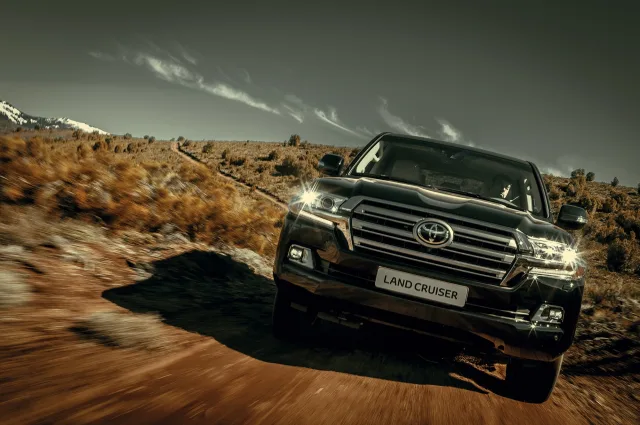 Toyota Land Cruiser 200 позашляховик — 9