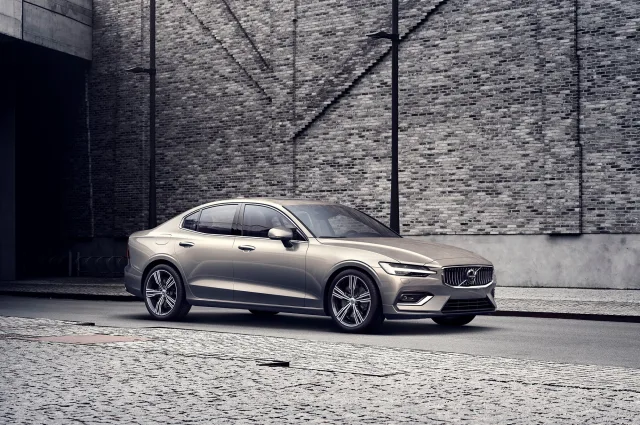 Volvo S60 sedan — 4