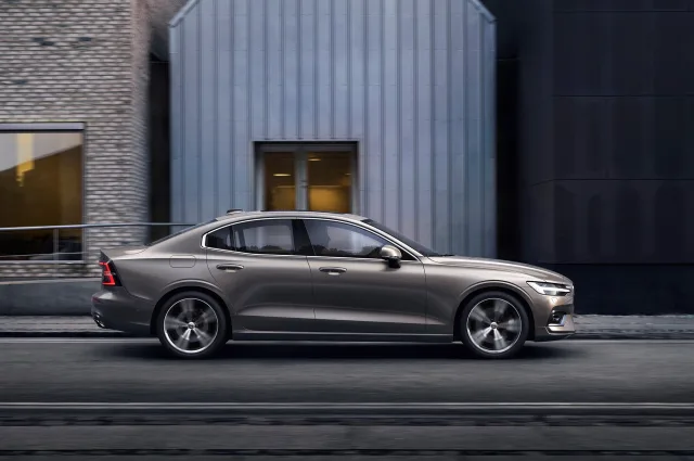 Volvo S60 sedan — 5