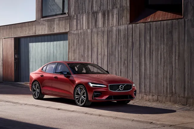 Volvo S60 sedan — 6