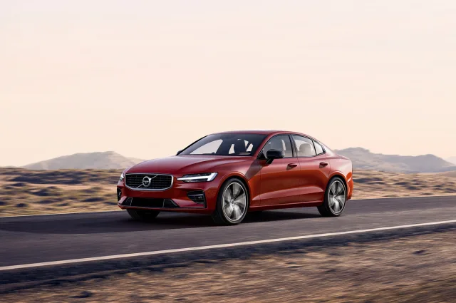 Volvo S60 sedan — 7