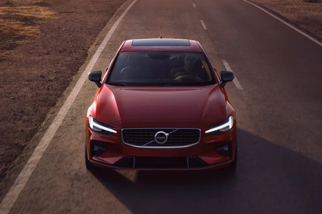 Volvo S60 sedan — 8