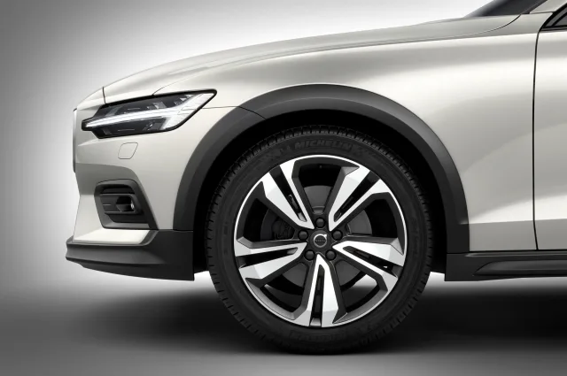 Volvo V60 Cross Country універсал — 13