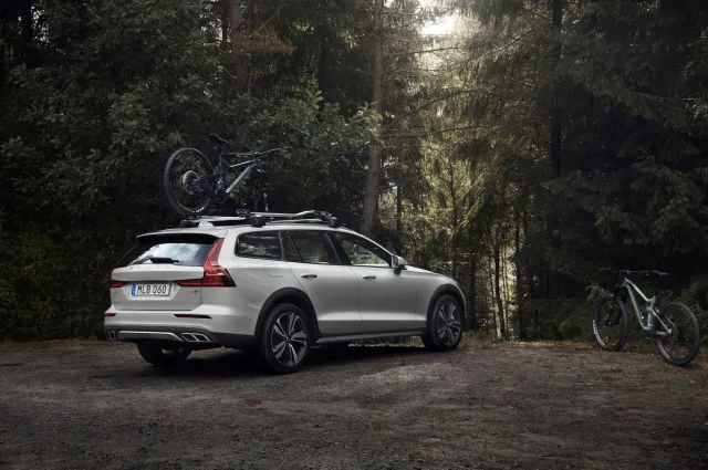 Volvo V60 Cross Country універсал — 14