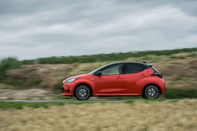 Toyota Yaris хетчбек — 2