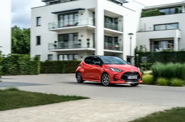 Toyota Yaris хетчбек — 6