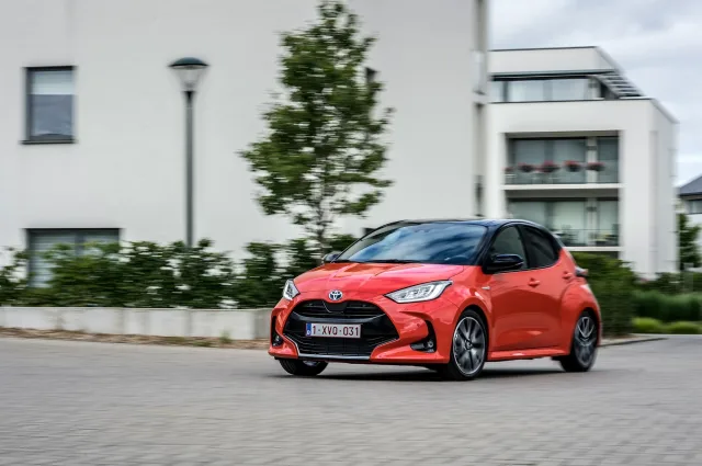 Toyota Yaris хетчбек — 11