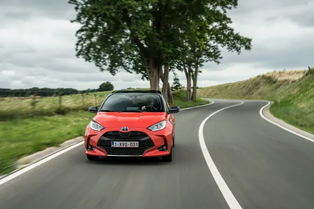 Toyota Yaris хетчбек — 15