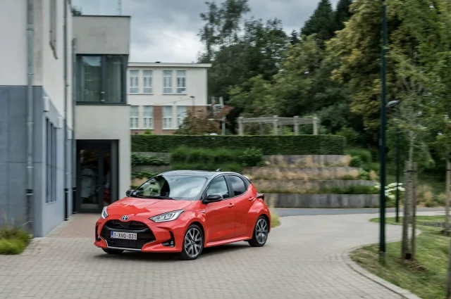 Toyota Yaris хетчбек — 17