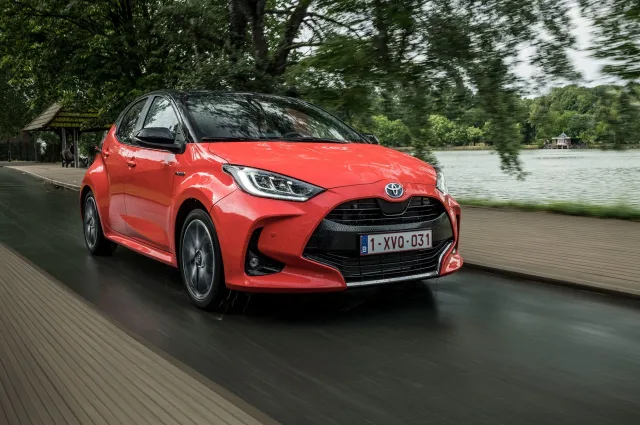 Toyota Yaris хетчбек — 19