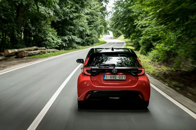Toyota Yaris хетчбек — 20