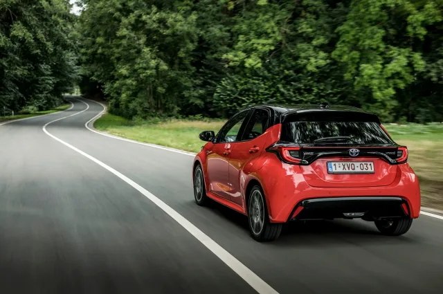 Toyota Yaris хетчбек — 21