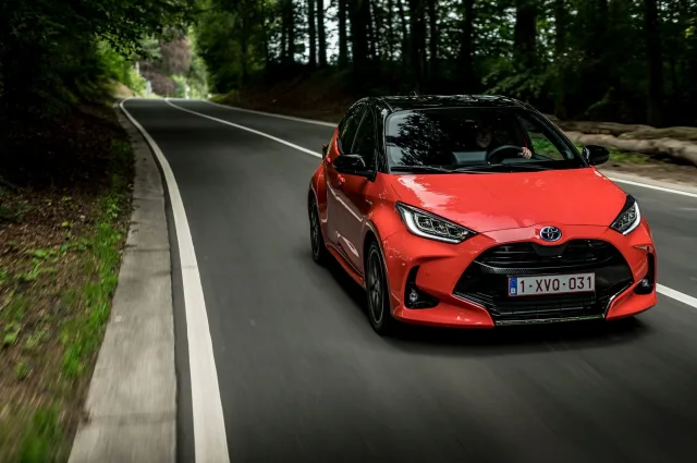 Toyota Yaris хетчбек — 22