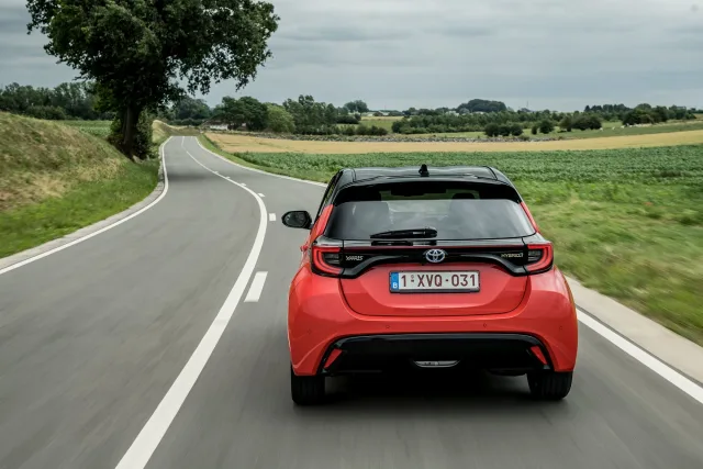 Toyota Yaris хетчбек — 23