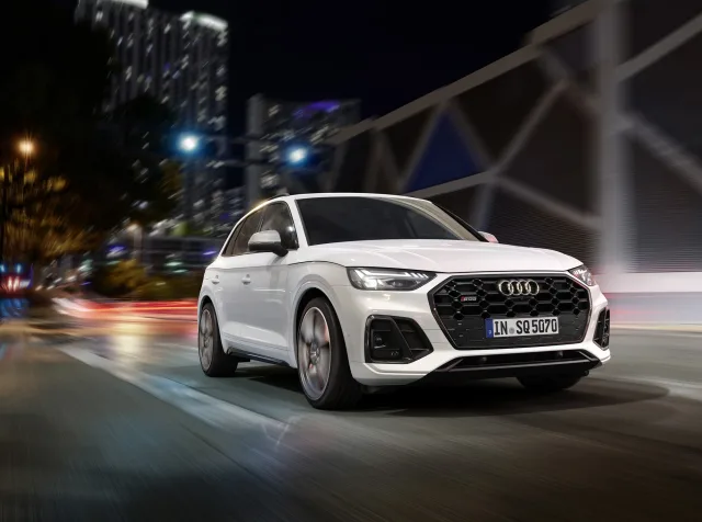 Audi SQ5 3.0D AT quattro — 2