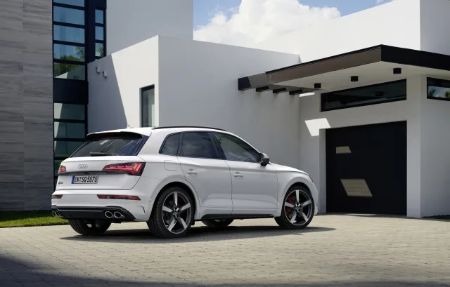 Audi SQ5 3.0D AT quattro — 3