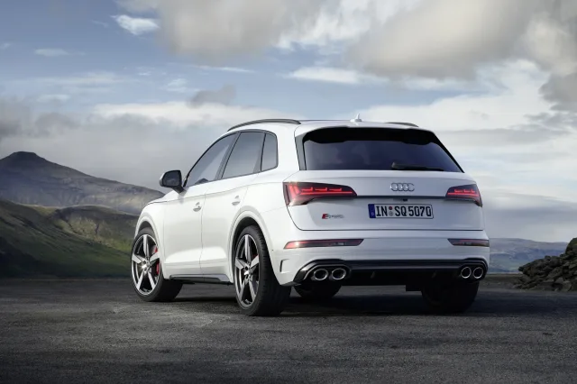 Audi SQ5 3.0D AT quattro — 8