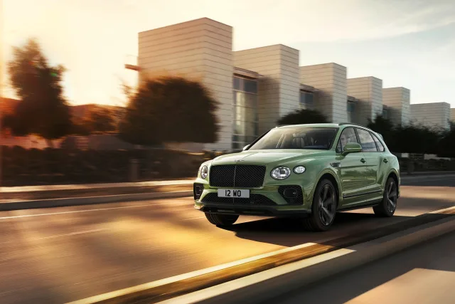 Bentley Bentayga (Бентли Бентайга) кроссовер — 3