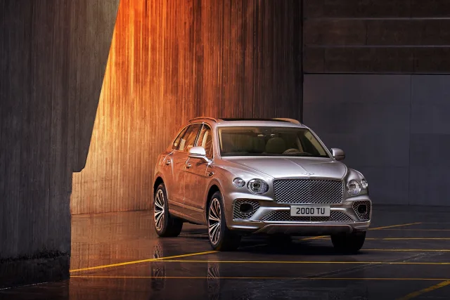 Bentley Bentayga (Бентли Бентайга) кроссовер — 4