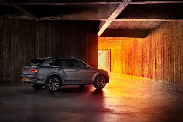 Bentley Bentayga (Бентли Бентайга) кроссовер — 8