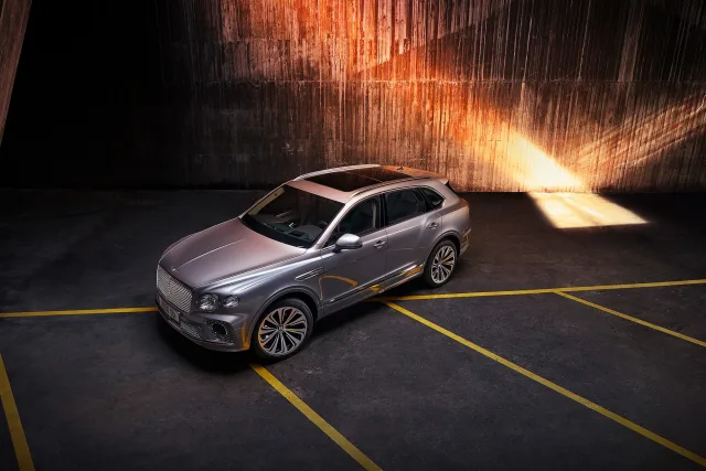 Bentley Bentayga (Бентли Бентайга) кроссовер — 9