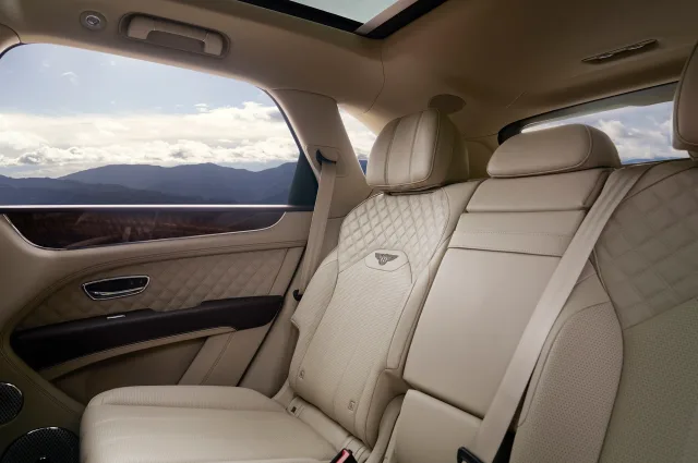 Bentley Bentayga (Бентли Бентайга) кроссовер — 24