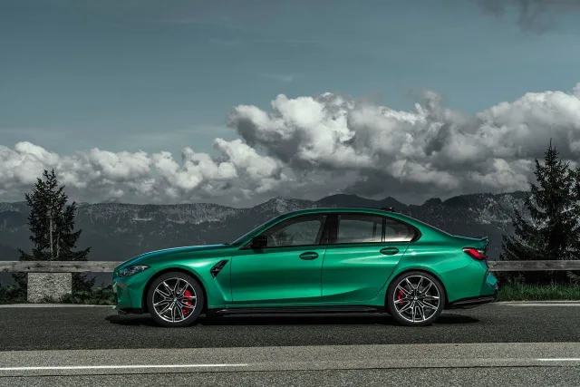 BMW M3 (БМВ М3) седан — 12