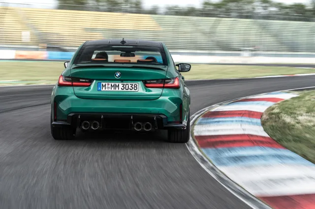 BMW M3 (БМВ М3) седан — 18