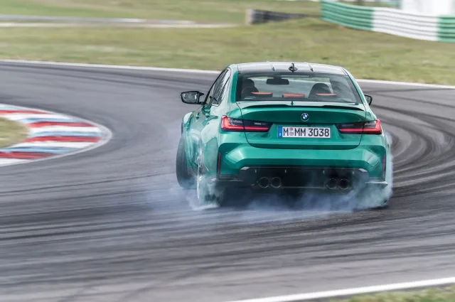 BMW M3 (БМВ М3) седан — 24