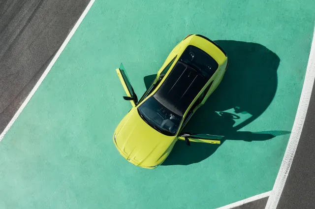 BMW M4 coupe — 12