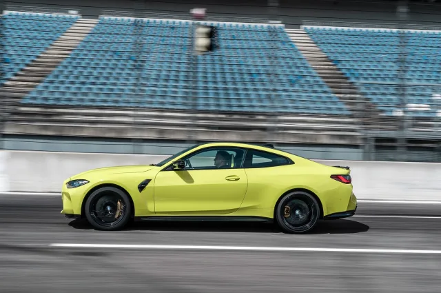 BMW M4 coupe — 16