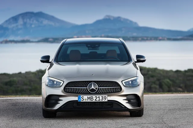 Mercedes-Benz E-Class 220d 2.0D AT — 3