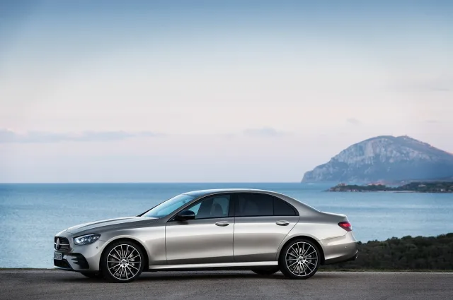 Mercedes-Benz E-Class 220d 2.0D AT — 11