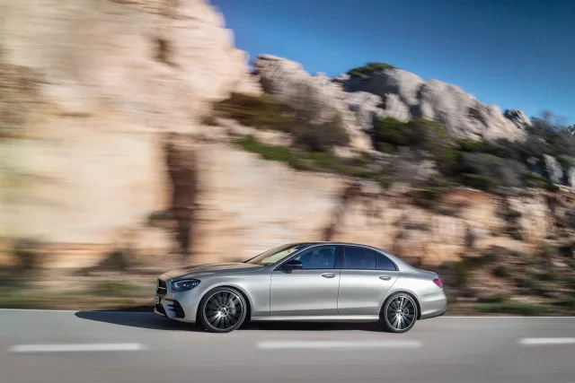 Mercedes-Benz E-Class 220d 2.0D AT — 13
