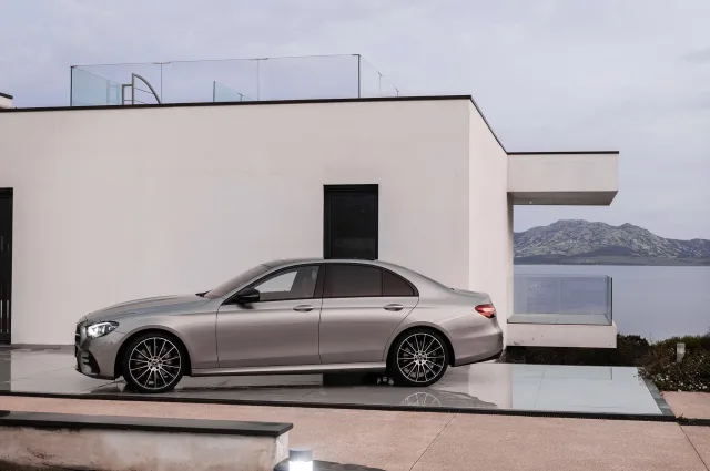 Mercedes-Benz E-Class 220d 2.0D AT — 21