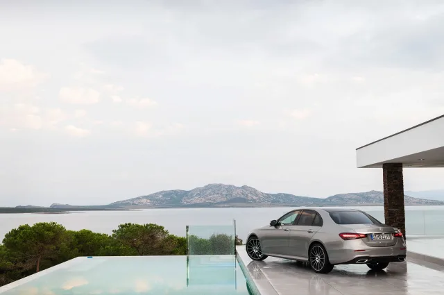 Mercedes-Benz E-Class 220d 2.0D AT — 23