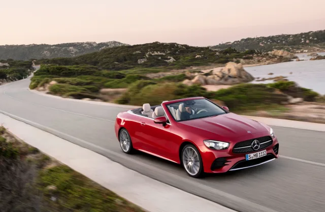 Mercedes-Benz E-Class Cabrio 220d 2.0D AT 4MATIC — 4