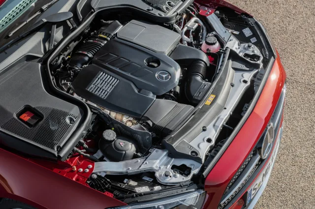Mercedes-Benz E-Class Cabrio 220d 2.0D AT 4MATIC — 11