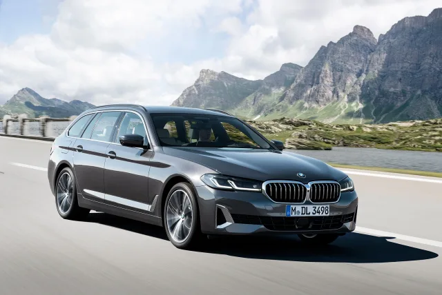 BMW 5 Series Touring універсал — 4