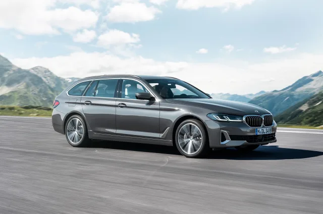 BMW 5 Series Touring універсал — 5