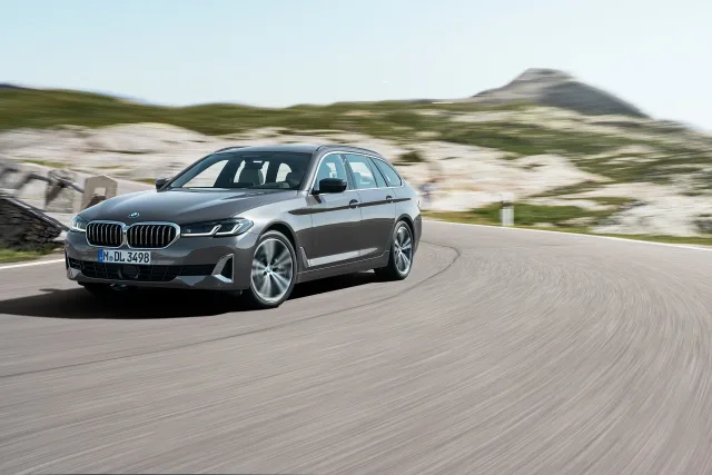 BMW 5 Series Touring універсал — 6