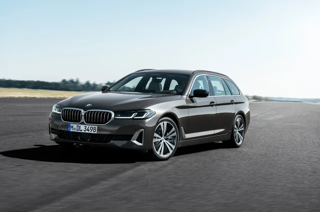 BMW 5 Series Touring універсал — 10