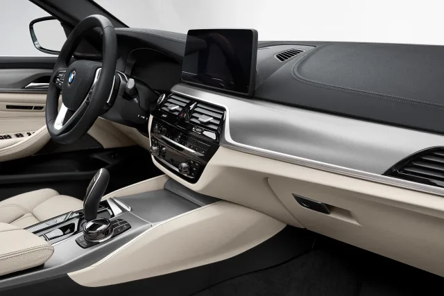 BMW 5 Series Touring універсал — 19