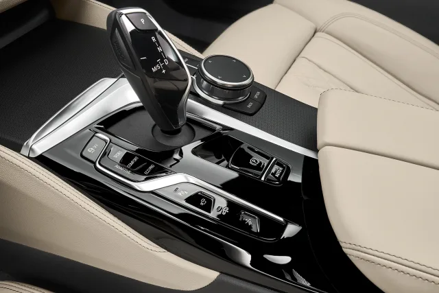 BMW 6 Series Gran Turismo хетчбек — 13